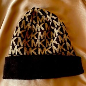 Michael Kors Beanie Hat Signature Logo Print